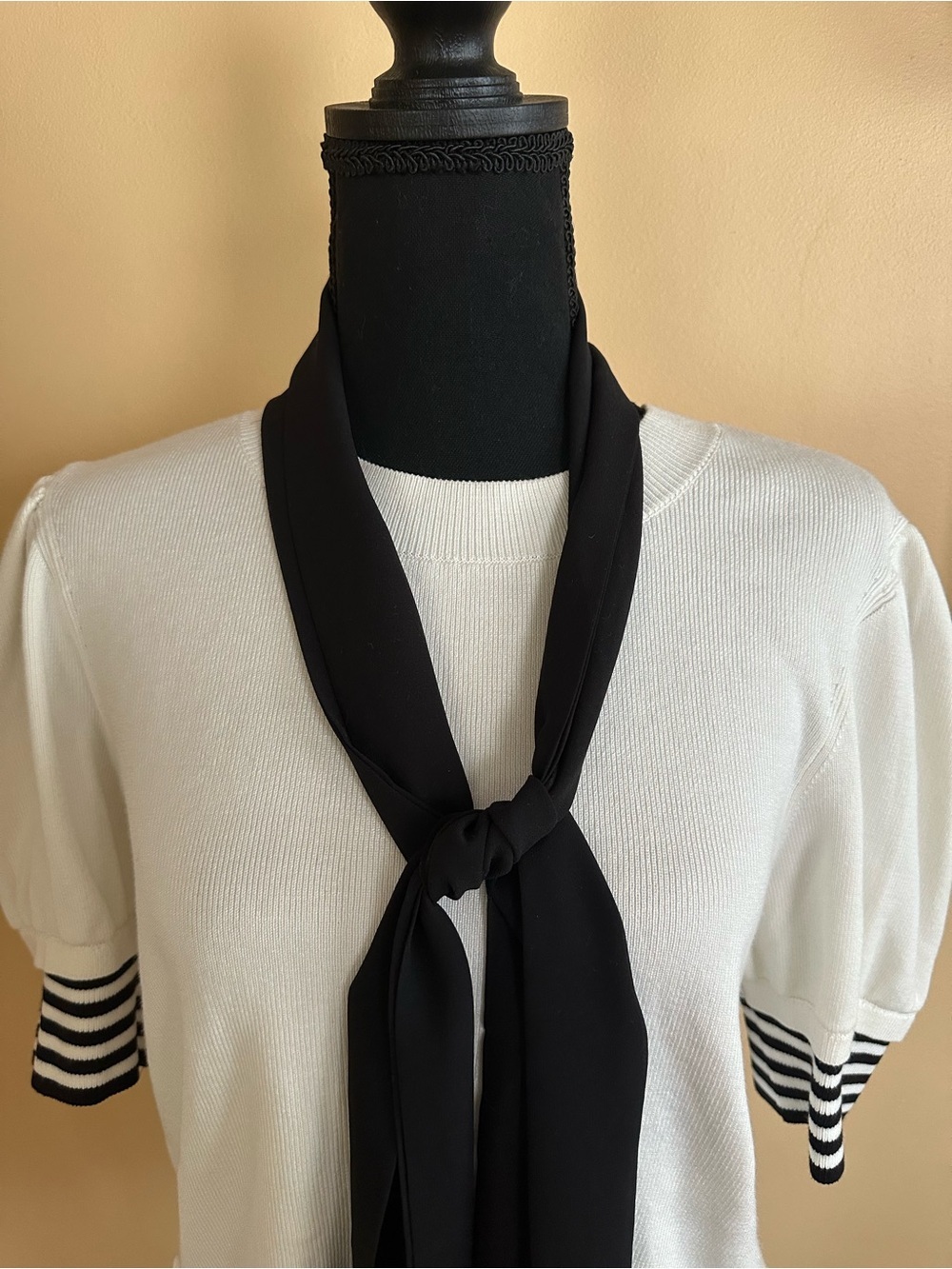 Maeve Short-Sleeve Bow Sweater size XL - Picture 3 of 8
